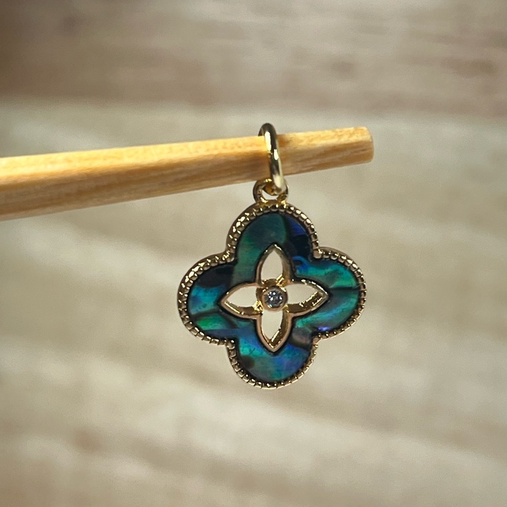18 K Plated Abalone CZ Floral Clover Charm Pendant